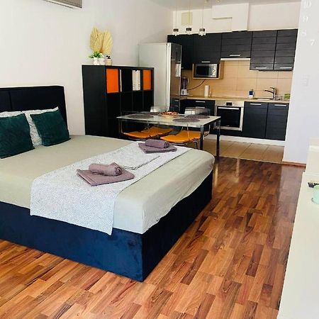 Corvin Boutique Apartment Parking In The Plaza Budapeszt Zewnętrze zdjęcie