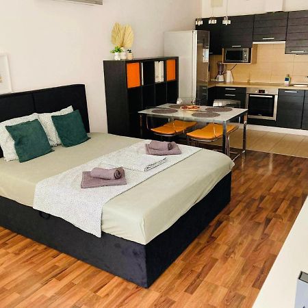 Corvin Boutique Apartment Parking In The Plaza Budapeszt Zewnętrze zdjęcie