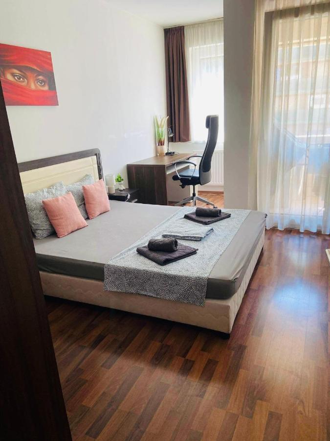 Corvin Boutique Apartment Parking In The Plaza Budapeszt Zewnętrze zdjęcie