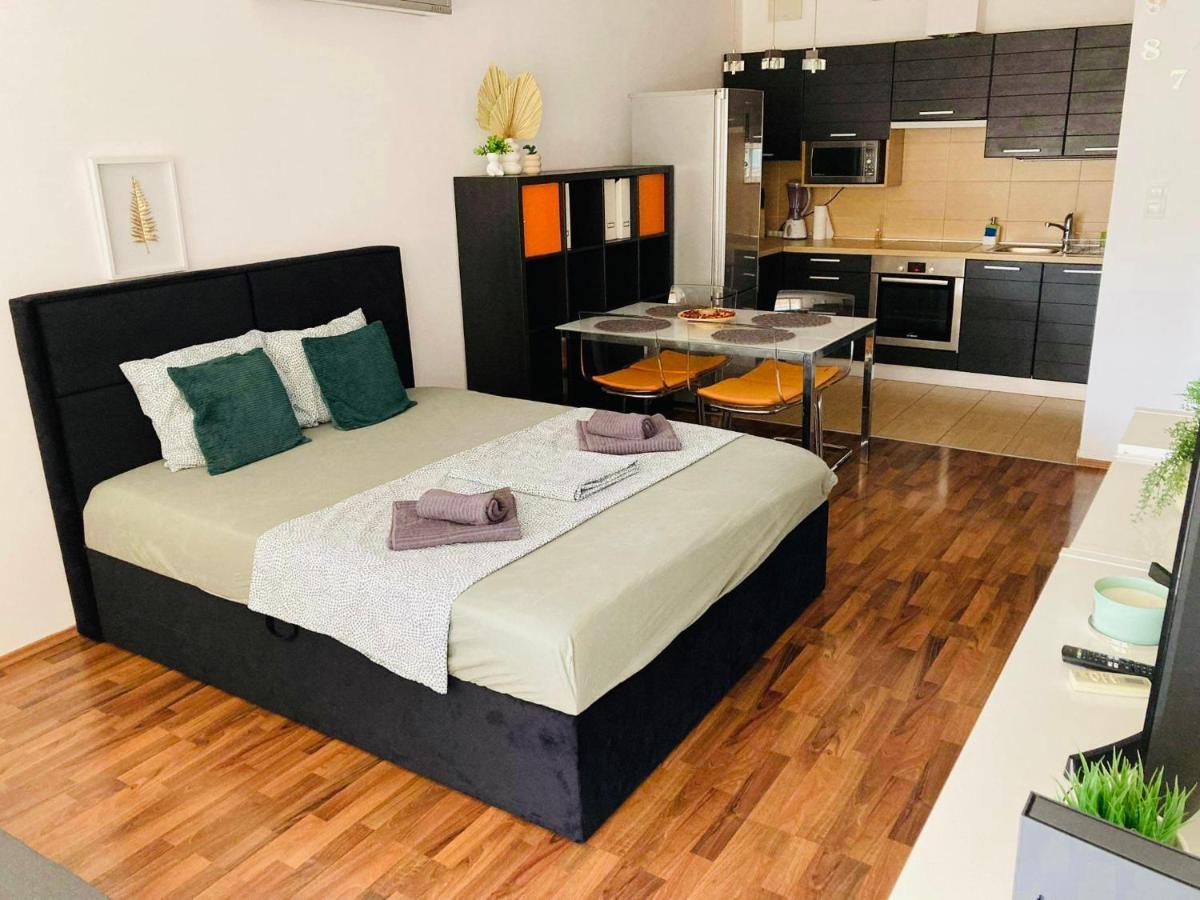 Corvin Boutique Apartment Parking In The Plaza Budapeszt Zewnętrze zdjęcie